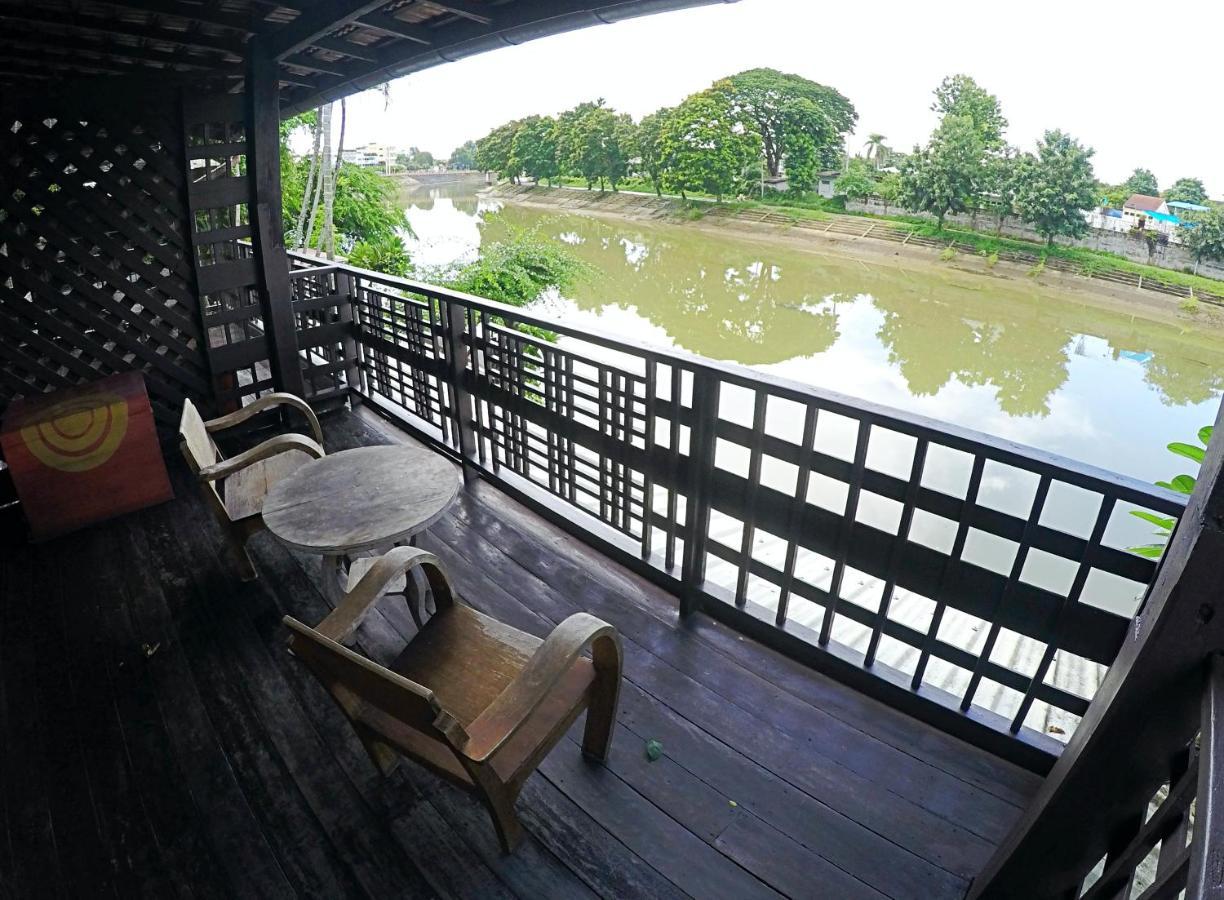 לאמפאנג The Riverside Guest House מראה חיצוני תמונה