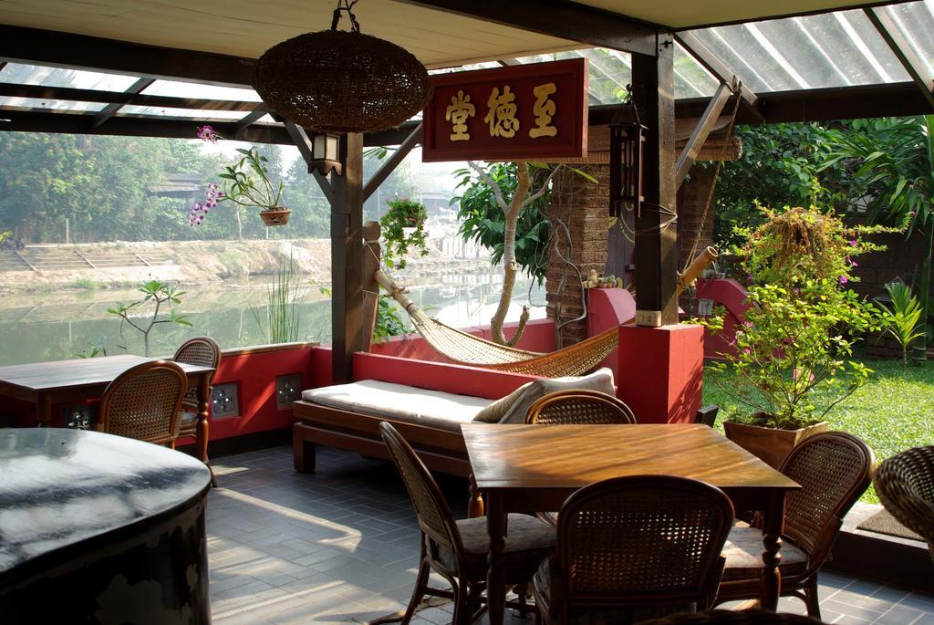 לאמפאנג The Riverside Guest House מראה חיצוני תמונה